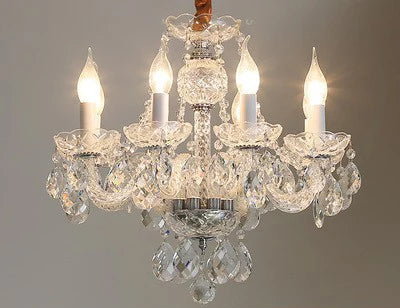 Lustre baroque en cristal aux nuances dorées pour intérieur élégant