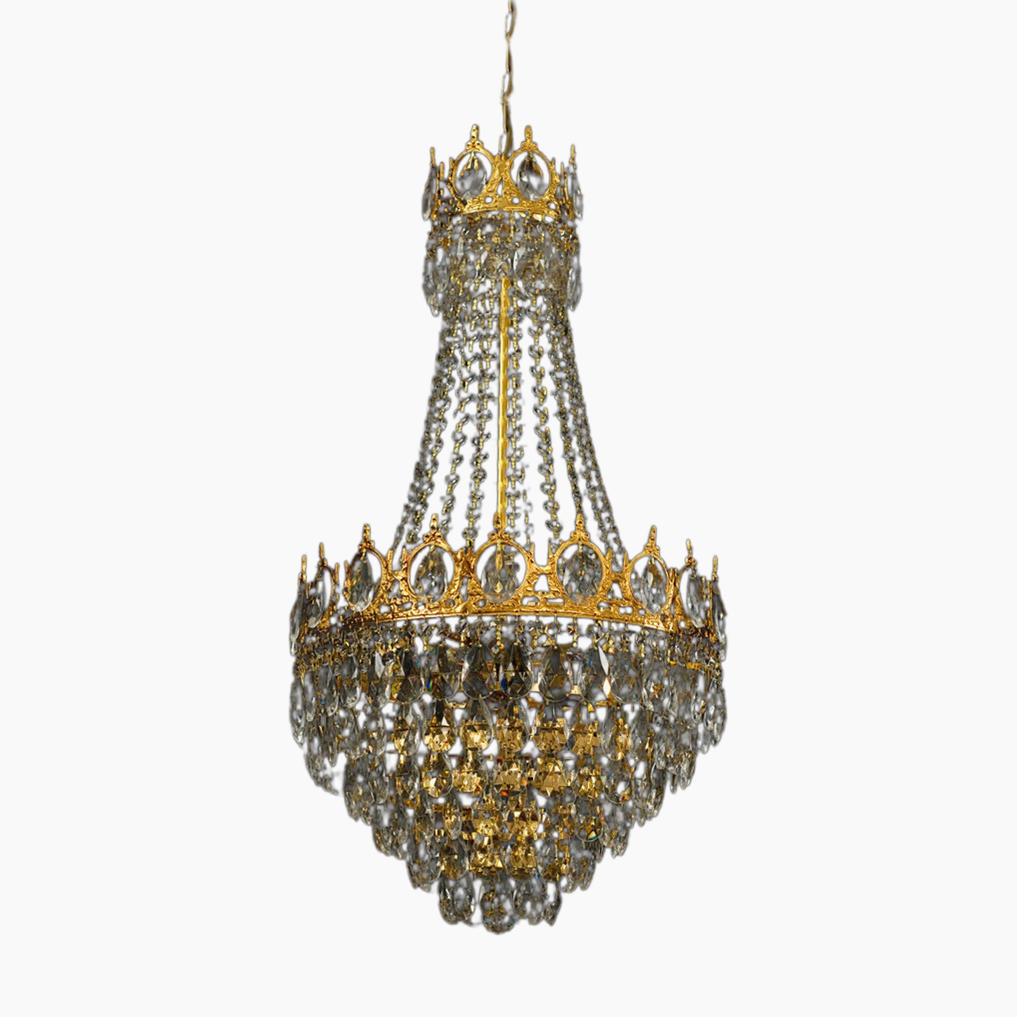 Grand lustre en cristal avec ornements royaux dorés ou argentés